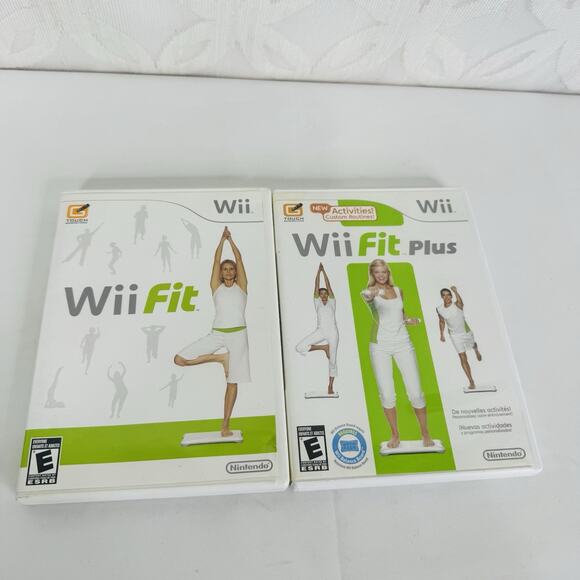 Wii Fit & Wii Fit Plus (Nintendo Wii, 2009) Complete W/ Manual - Fitness Game - Picture 1 of 5